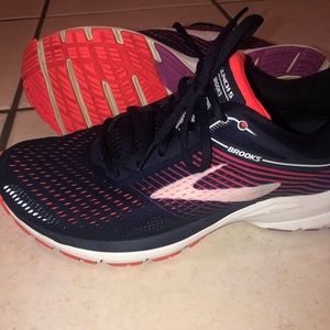 Brooks Running Shoes LIKE NEW